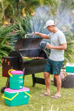 IGLOO Retro Barrel Of Fun 2 Gallon -Outdoor Equipment Store k35cb0469941dd12c697b59ec20b0c536