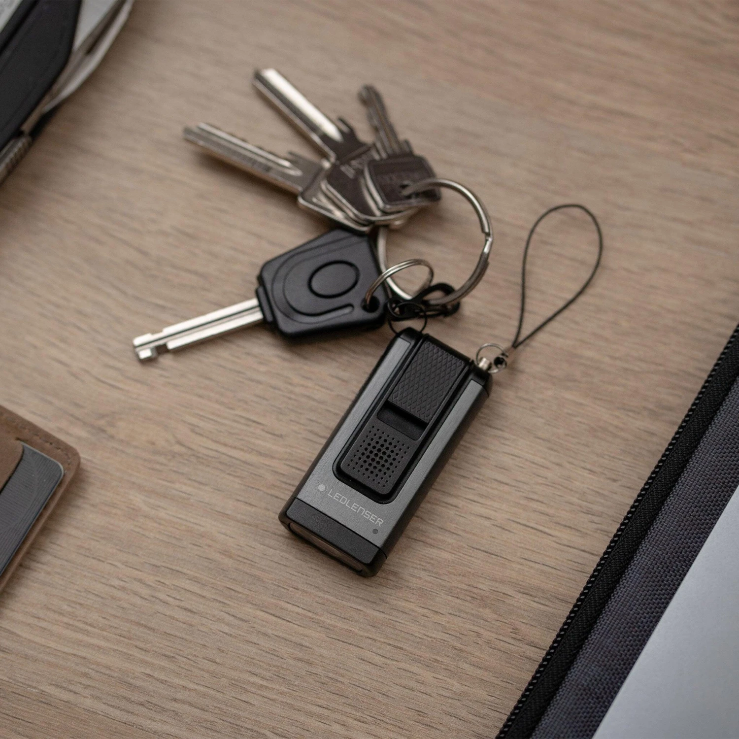 Ledlenser K6R Safety LED Rechargeable Keyring Torch (Rose Gold) 10 Ledlenser K6R Safety LED Rechargeable Keyring Torch (Rose Gold) - Image 8