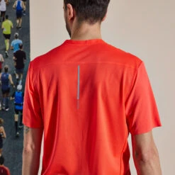 Men's Running Breathable T-Shirt Kiprun Light 16 Men's Running Breathable T-Shirt Kiprun Light -Outdoor Equipment Store k3b15758662ed14b3a27fbd11cd5f3a6a