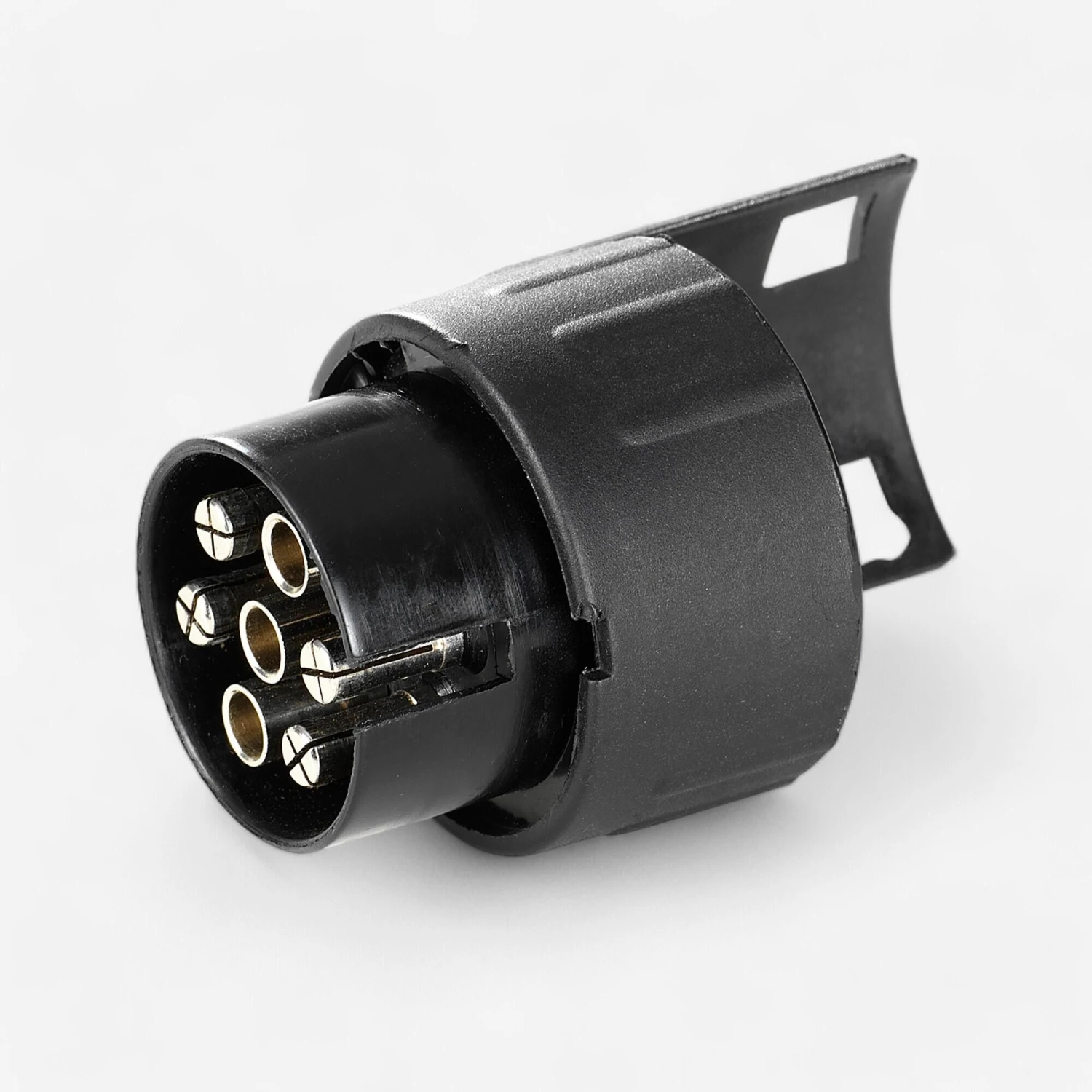 Thule Converts The 7-Pin Plug In A Car To A 13-Pin Plug 3 Thule Converts The 7-Pin Plug In A Car To A 13-Pin Plug