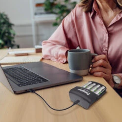 Energizer NiMH Battery Charger USB 4 AA/AAA 4 Batteries AA / HR06 12 Energizer NiMH Battery Charger USB 4 AA/AAA 4 Batteries AA / HR06 -Outdoor Equipment Store k4fb1fbe8b595e8d50bc5568109aa2833