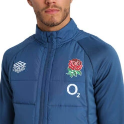 UMBRO England Rugby Mens 22/23 Thermal Jacket (Ensign Blue/Bachelor Button) -Outdoor Equipment Store k5efe07bedca04f301a958e8ab1cfe385