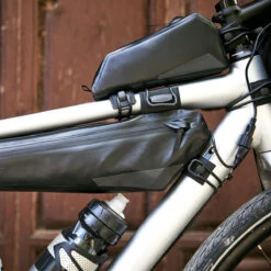 Roswheel Road Frame Bag Medium (3L) -Outdoor Equipment Store k725fb6dd1a406aed9990d5a58f4893cd