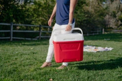 IGLOO Laguna 28QT Cool Box Red -Outdoor Equipment Store k7261c800915913834b6a43a5a82e78a3