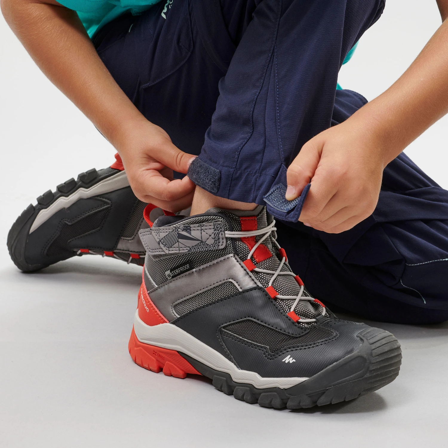 Quechua Kids' Hiking Zip-Off Trousers MH500 2 20 Quechua Kids' Hiking Zip-Off Trousers MH500 2 - Image 18