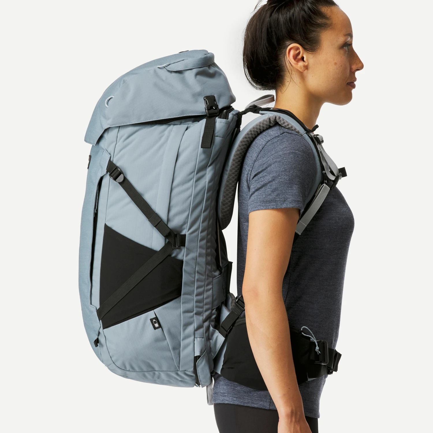 WOMEN’S TRAVEL TREKKING BACKPACK TRAVEL 900 50+6 L WITH SUITCASE OPENING 13 WOMEN’S TRAVEL TREKKING BACKPACK TRAVEL 900 50+6 L WITH SUITCASE OPENING - Image 11