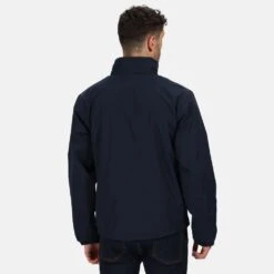 Regatta Mens Pace II Lightweight Waterproof Jacket (Black) -Outdoor Equipment Store kac1c33c8aea65ca5f65bd42d06ce7e42