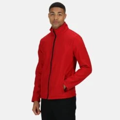Regatta Standout Mens Ablaze Printable Soft Shell Jacket (Black/Classic Red) 30 Regatta Standout Mens Ablaze Printable Soft Shell Jacket (Black/Classic Red) -Outdoor Equipment Store kddae84da974f417a7a91c7ca85127fc4